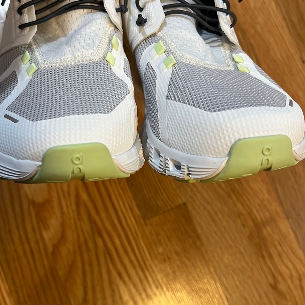 ON Cloud 5 Push Running Shoes in White/Oasis NWT Size 9.5 - Picture 11 of 14